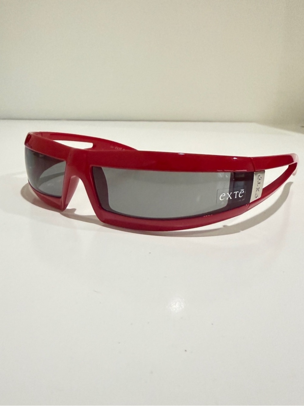 Vintage EXTE EX62501 Red Wraparound Shield Sunglasses Y2K Full Set Deadstock